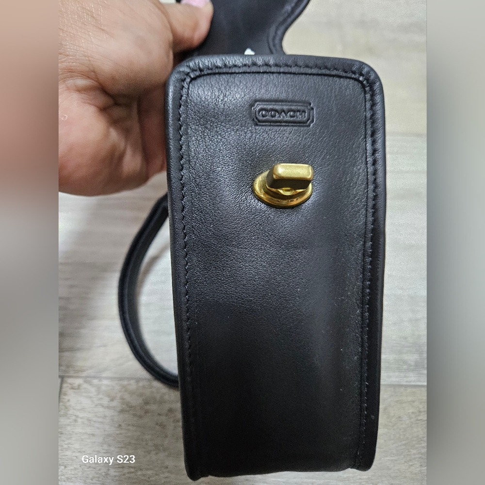 COPY - Coach Vintage Cell phone Case Black - Picture 3 of 4